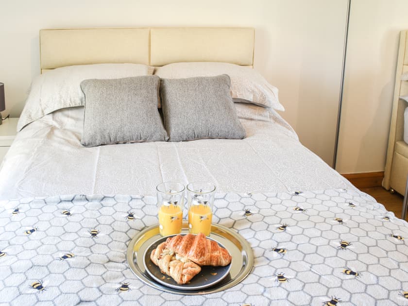Double bedroom | Sheep’s View Cottage, Eastbourne