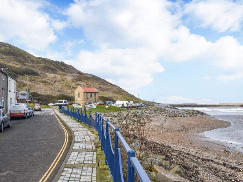 Setting | Cremona Cottage, Skinningrove