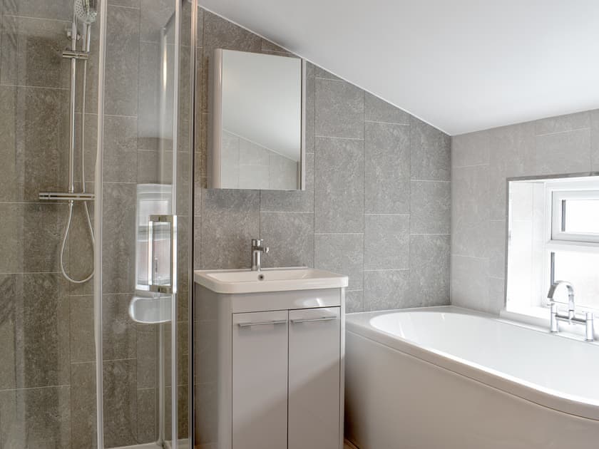 Bathroom | Cremona Cottage, Skinningrove