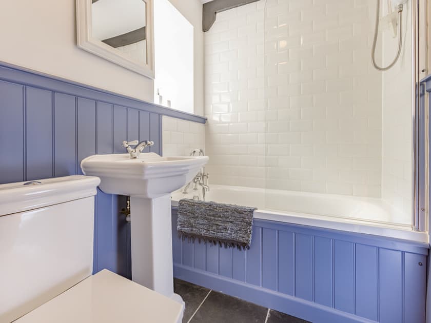 Bathroom | Jarvies Cottage, Boscastle