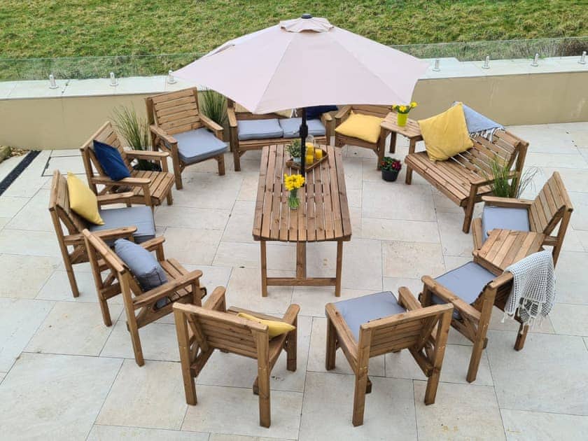 Sitting-out-area | Llwyn Du, Abersoch, near Pwllheli