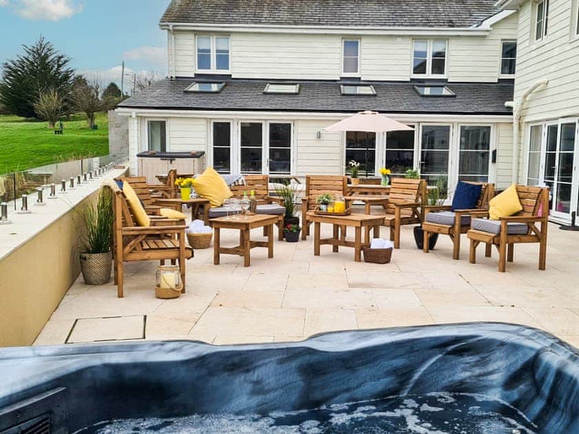 Sitting-out-area | Llwyn Du, Abersoch, near Pwllheli