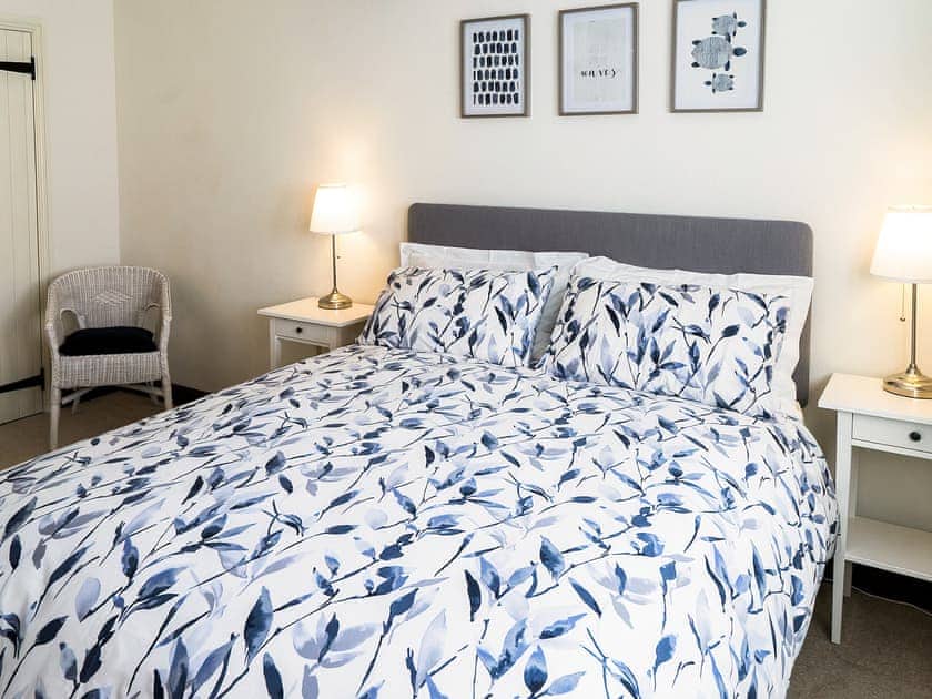 King bedroom  | Poirot Cottage - Coppers Cottages, Lyme Regis