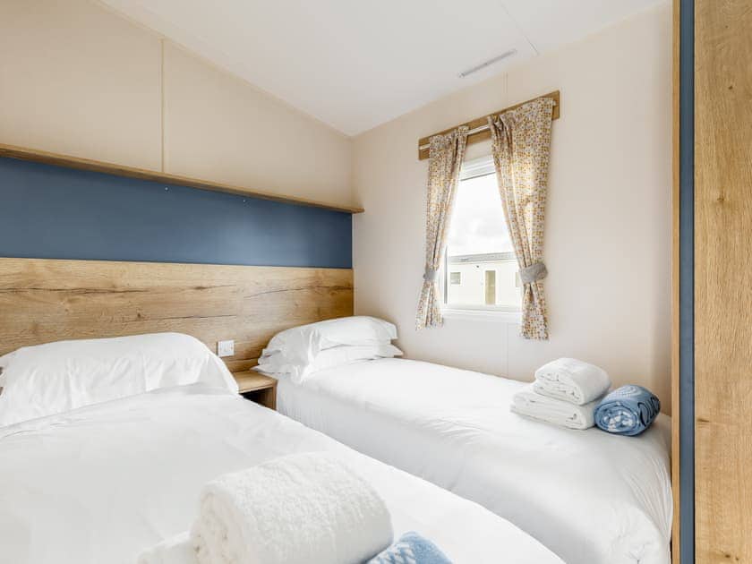 Twin bedroom | Club Tropicana, Poole