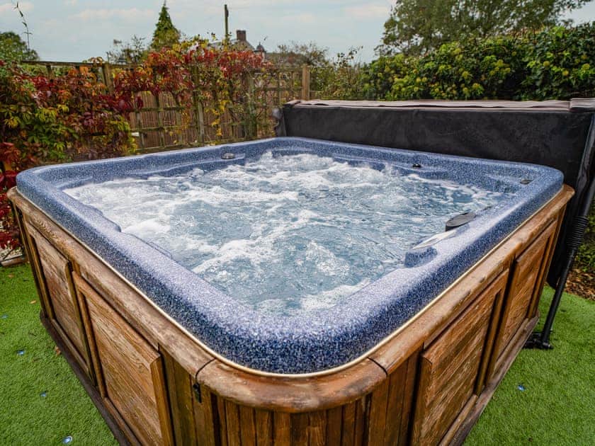 Hot tub | Jubilee House, Wrexham