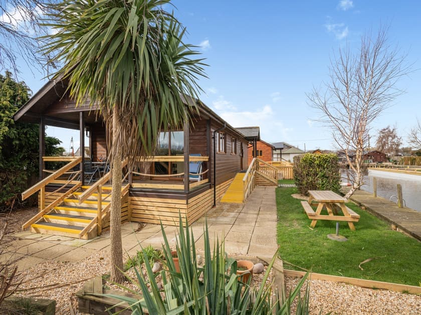 Exterior | River Retreat - Norfolk Holiday Lodges, Brundall