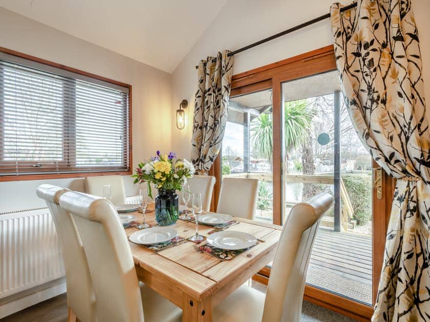 Dining Area | River Retreat - Norfolk Holiday Lodges, Brundall
