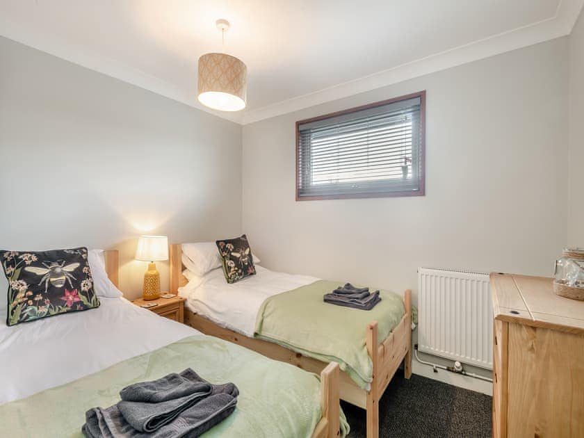 Twin bedroom | River Retreat - Norfolk Holiday Lodges, Brundall