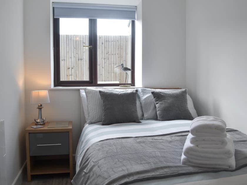 Three quarter sized bed | The Holiday House, Benllech