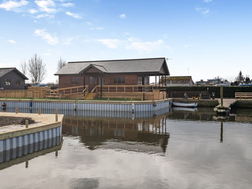 Exterior | River Bay - Norfolk Holiday Lodges, Brundall