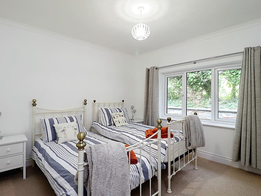 Twin bedroom | Bella Vista, Ventnor