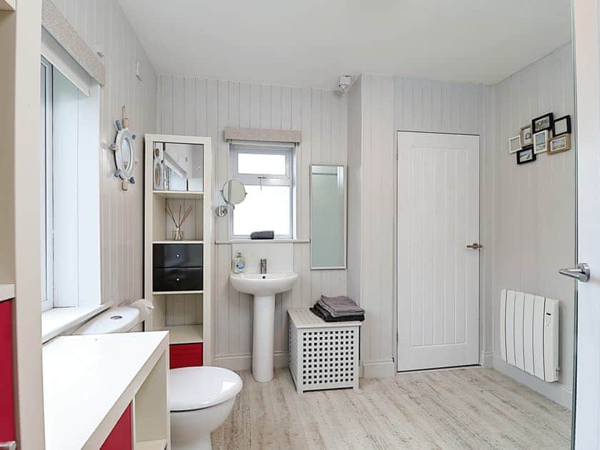 Bathroom | Bella Vista, Ventnor