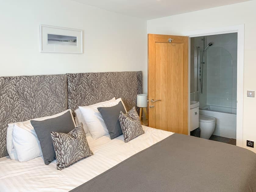 En-suite | Crest@64, Newquay