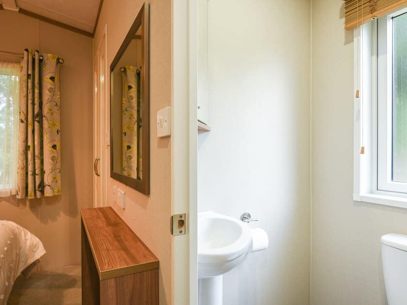 En-suite | Marlow Lodge - Daisy Bank Touring Caravan Park, Montgomery