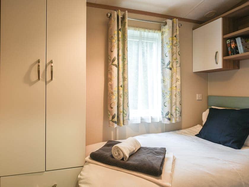 Twin bedroom | Marlow Lodge - Daisy Bank Touring Caravan Park, Montgomery