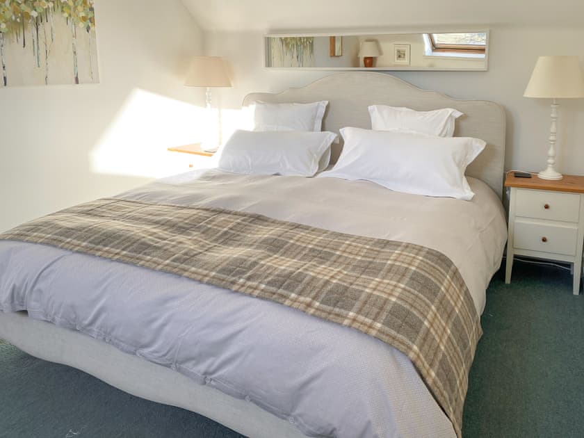 Double bedroom | Weavers Cottage, Aberfeldy