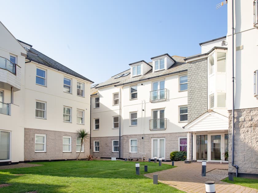 Exterior | Spinnakers, Newquay