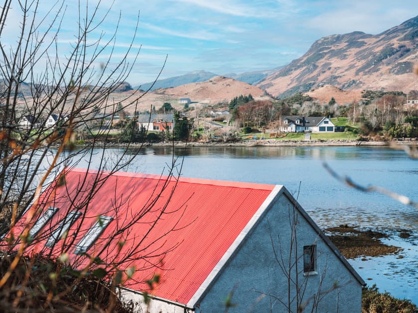 Surrounding area | An DÃ²bhran - Dornie Croft, Dornie