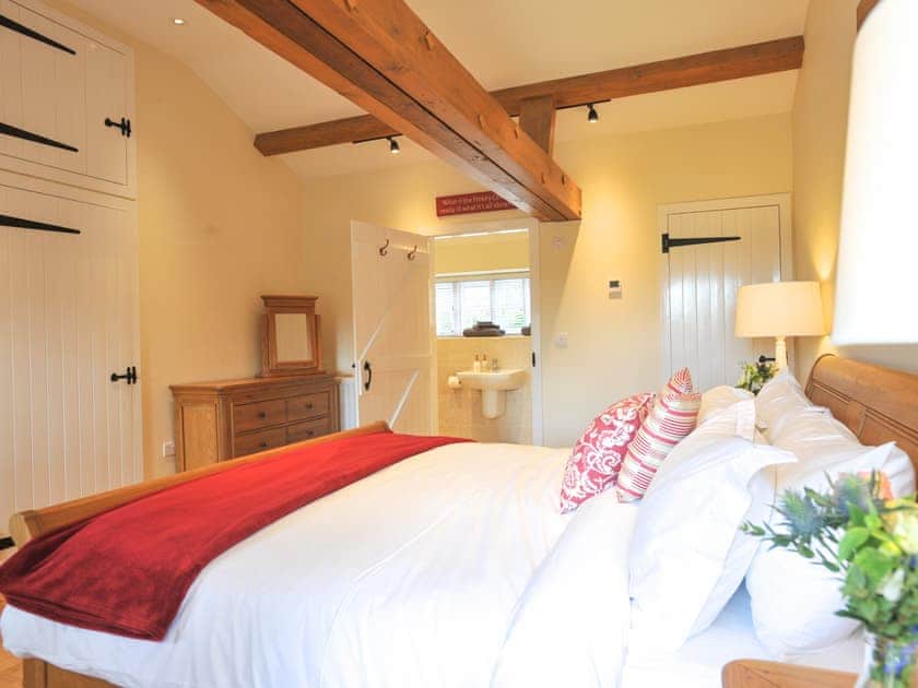 Double bedroom | Chestnut Cottage - Brook Farmhouse Cottages, Brook, near Brighstone