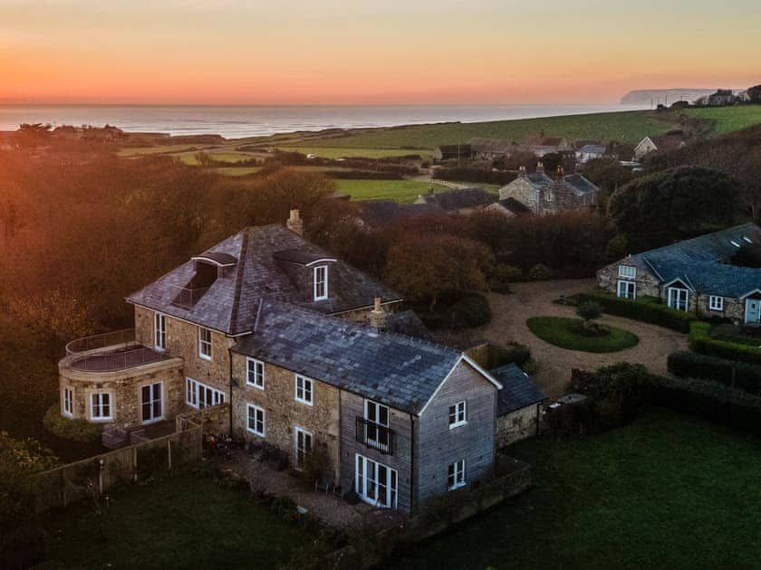 Setting | Chestnut Cottage - Brook Farmhouse Cottages, Brook, near Brighstone