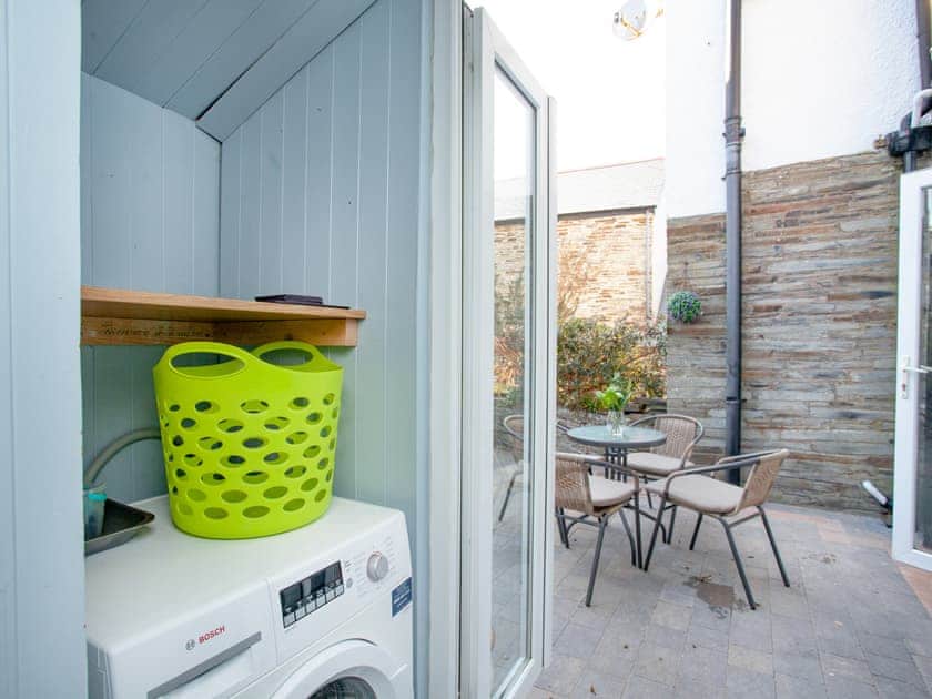 Kitchen area | Mews Cottage, Tintagel