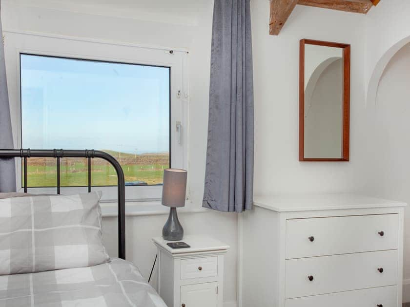 Twin bedroom | Mews Cottage, Tintagel