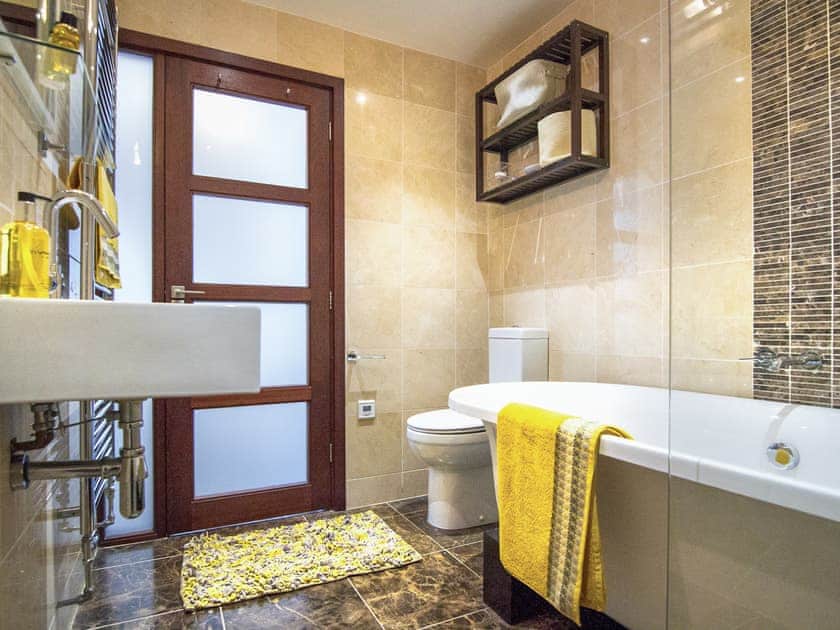 Bathroom | Coomb View Barn - Sandbeds Holiday Cottages, Grayrigg, near Kendal