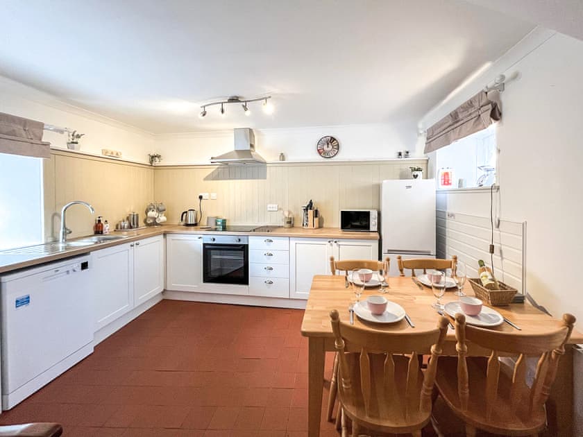 Kitchen/diner | Willesdene Cottage, Perth