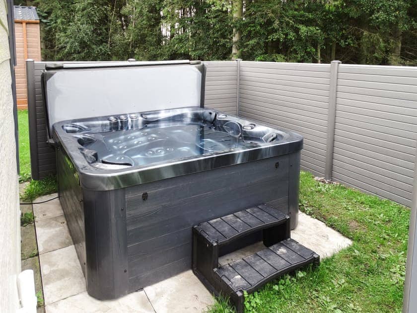 Hot tub | The Ash Retreat - Percy Woods Golf and Country Retreat, Swarland, near Morpeth
