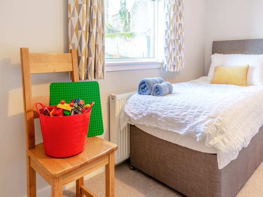 Twin bedroom | The Old Shepherd’s Cottage, Ladybank nr Cupar