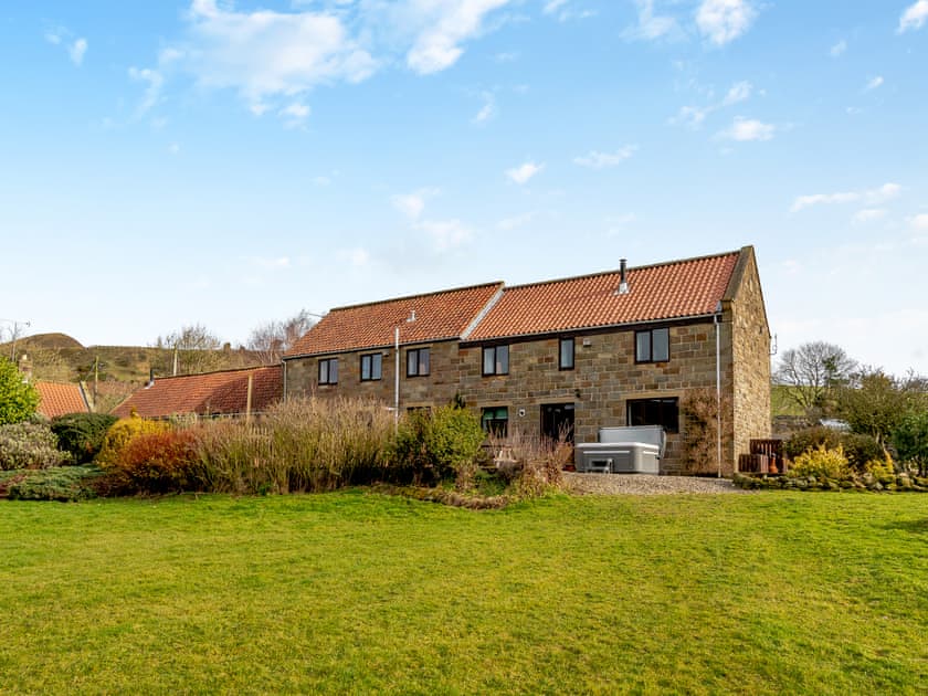 Garden | Stable Cottage - Hill Farm Holiday Cottages, Rosedale East, near Pickering