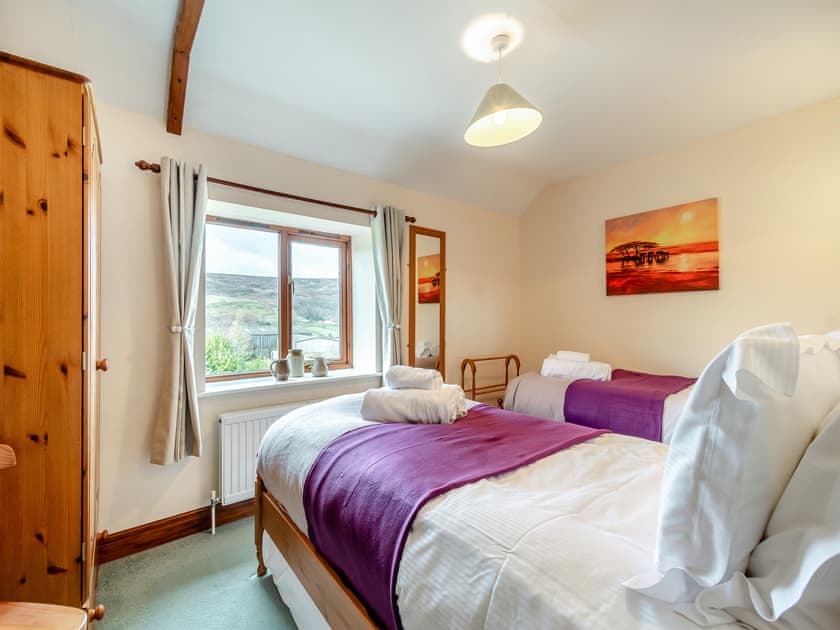 Twin bedroom | The Haybarn - Hill Farm Holiday Cottages, Rosedale East, near Pickering
