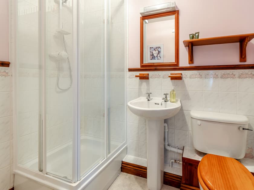 Shower room | The Haybarn - Hill Farm Holiday Cottages, Rosedale East, near Pickering
