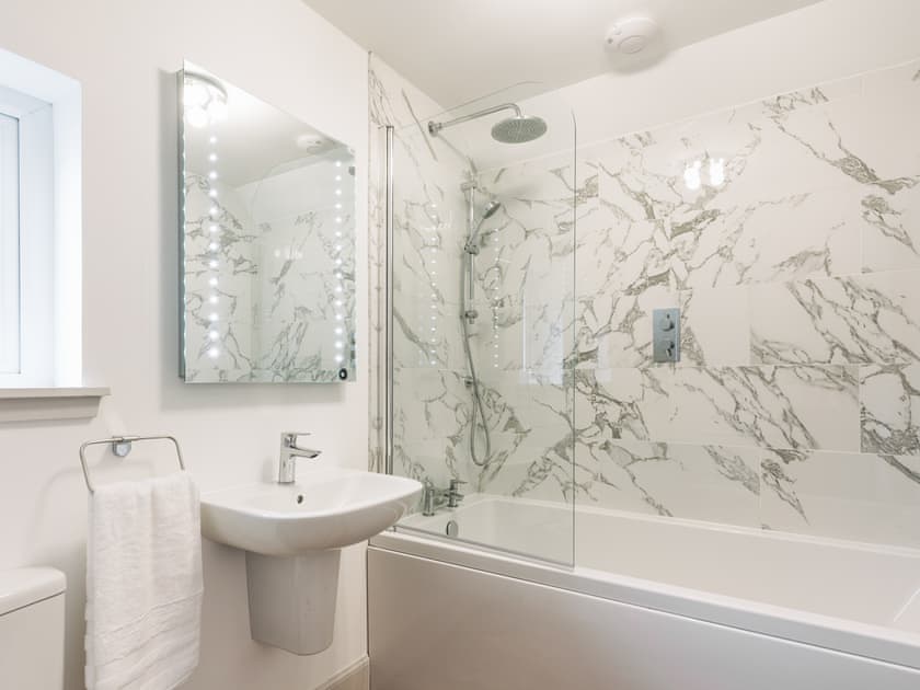 Bedroom 2 En-suite bathroom | An DÃ²bhran - Dornie Croft, Dornie