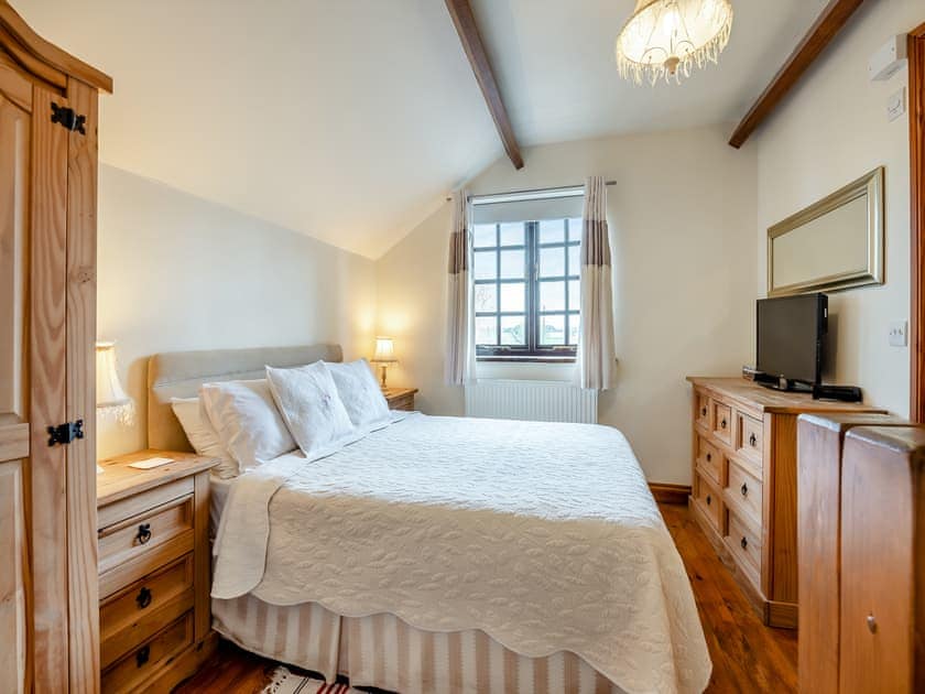 Double bedroom | Cottage No.1 - Thompson Arms Cottages, Flaxton, near York