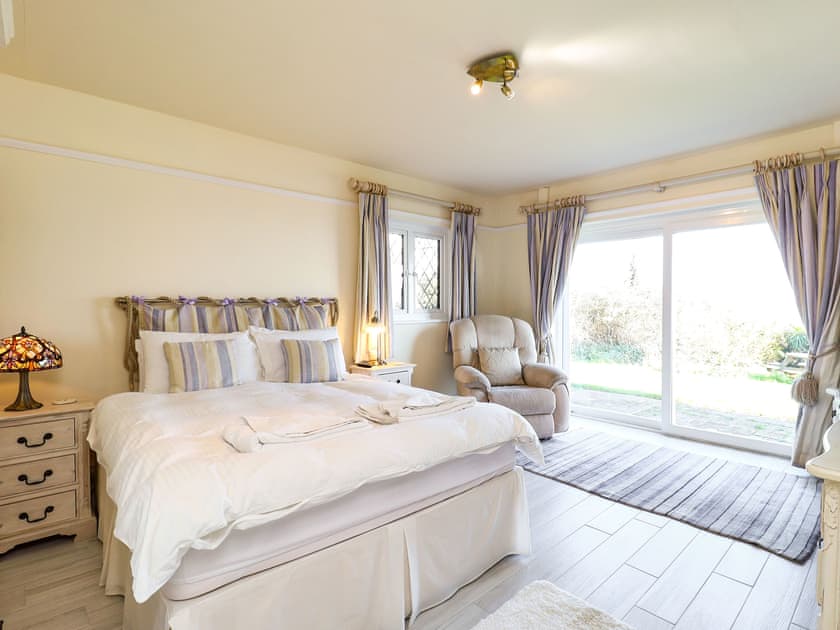Double bedroom | Mole Cottage, Luccombe, near Shanklin