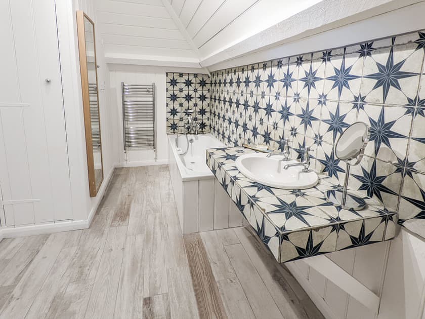 Bathroom | Mole Cottage, Luccombe, near Shanklin