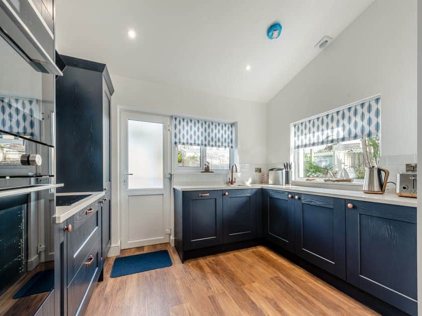 Kitchen | Beachy View - Harbour Heights, Saundersfoot