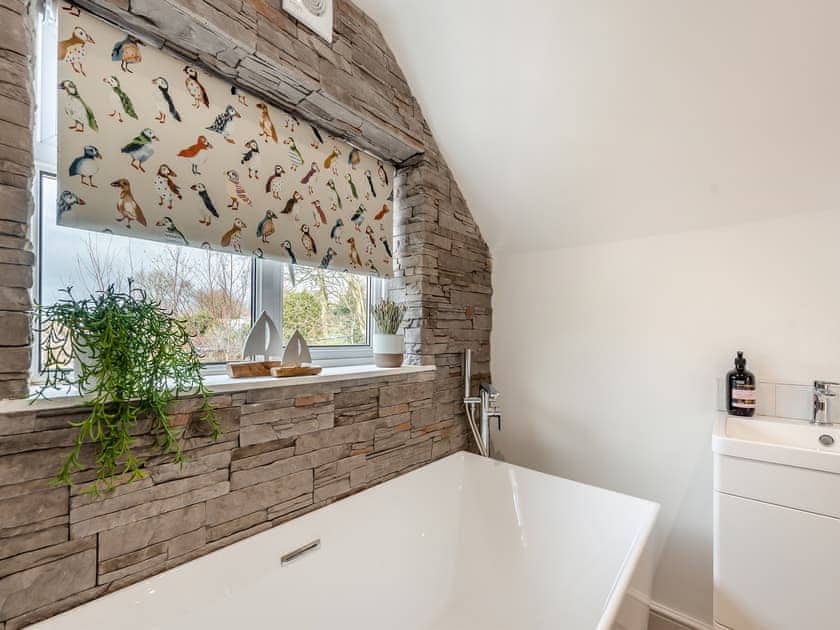 En-suite | Beachy View - Harbour Heights, Saundersfoot
