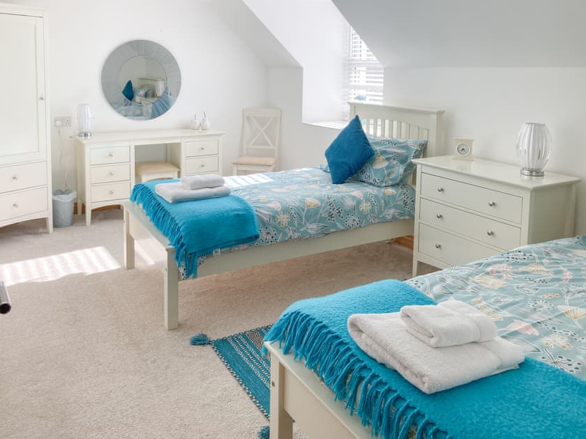 Twin bedroom | Ardstinchar Mews, Ballantrae, near Girvan