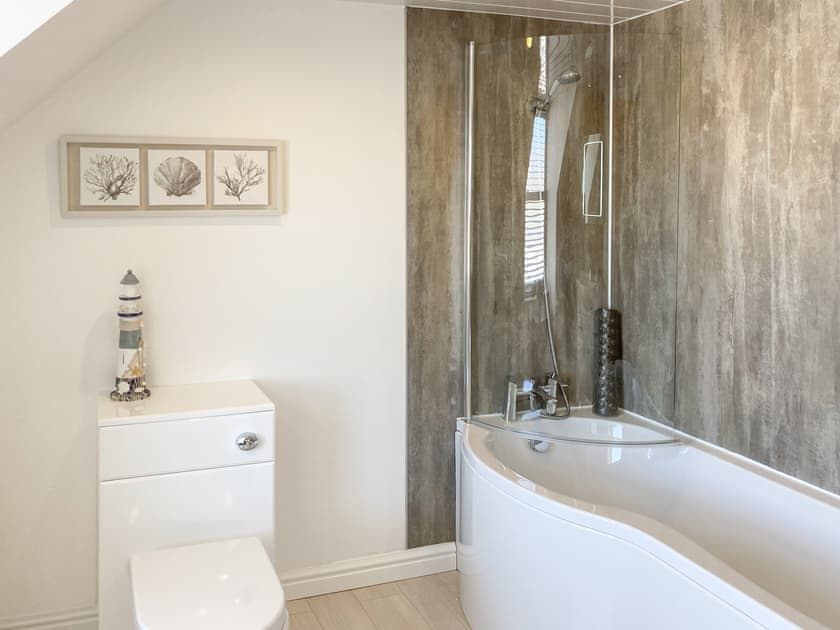 Bathroom | Ardstinchar Mews, Ballantrae, near Girvan