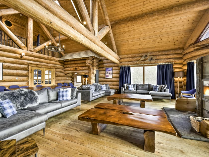 The Lounge with plenty of room to relax | Mountain Bear Lodge, Nethy Bridge, near Aviemore