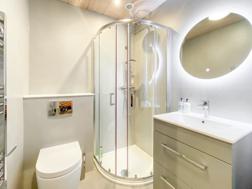 Bedroom 5 ensuite shower room | Mountain Bear Lodge, Nethy Bridge, near Aviemore
