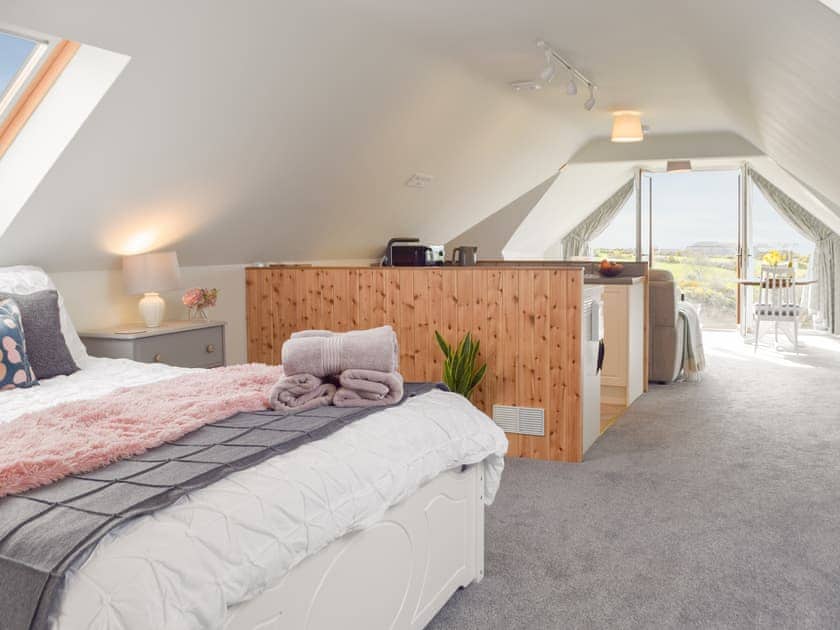 Double bedroom | The Kite’s Nest - Castle View, Roch, near Newgale