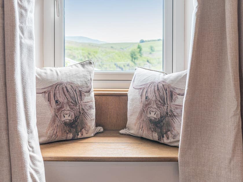 Double bedroom | Sandbeds Farmhouse - Sandbeds Holiday Cottages, Grayrigg, near Kendal