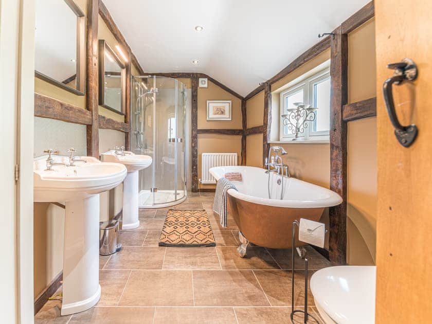 Bathroom | Sandbeds Farmhouse - Sandbeds Holiday Cottages, Grayrigg, near Kendal