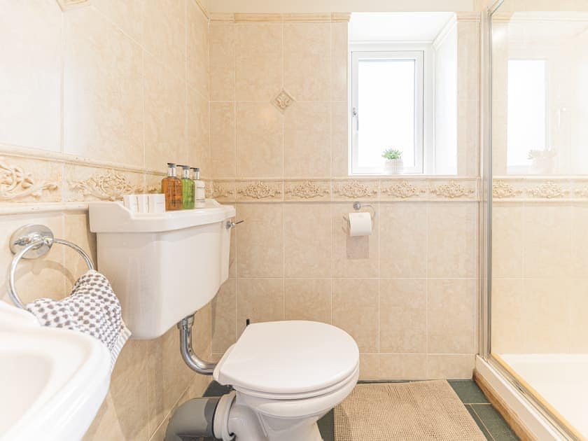 Shower room | Sandbeds Farmhouse - Sandbeds Holiday Cottages, Grayrigg, near Kendal