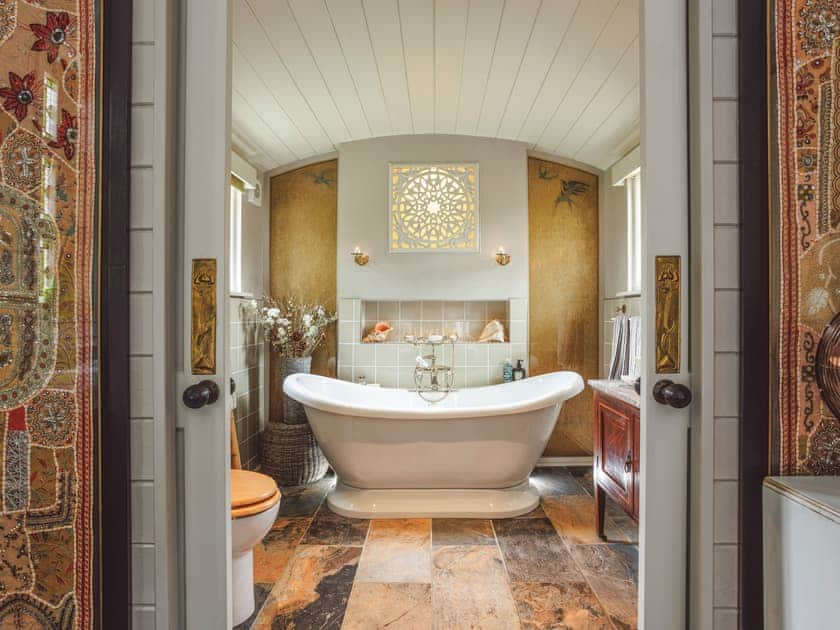 Bathroom | The Challoners, Robertsbridge