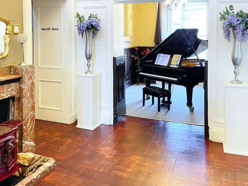 Hallway | The Mansion House at Kirkhill, Gorebridge, near Edinburgh