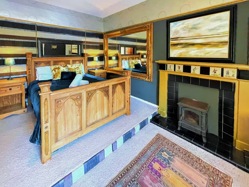 Double bedroom | The Mansion House at Kirkhill, Gorebridge, near Edinburgh